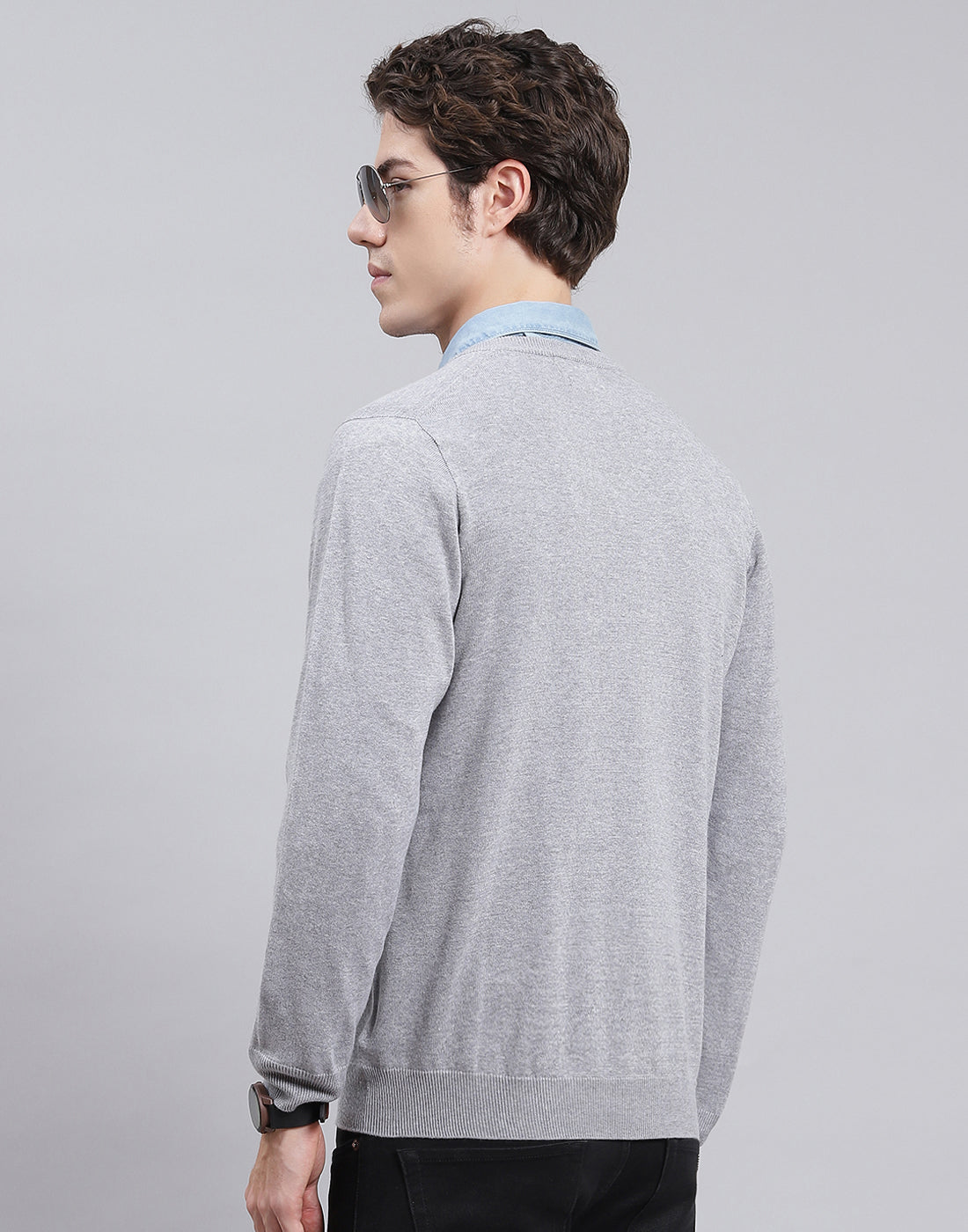 Men Grey Solid V Neck Full Sleeve Pullover