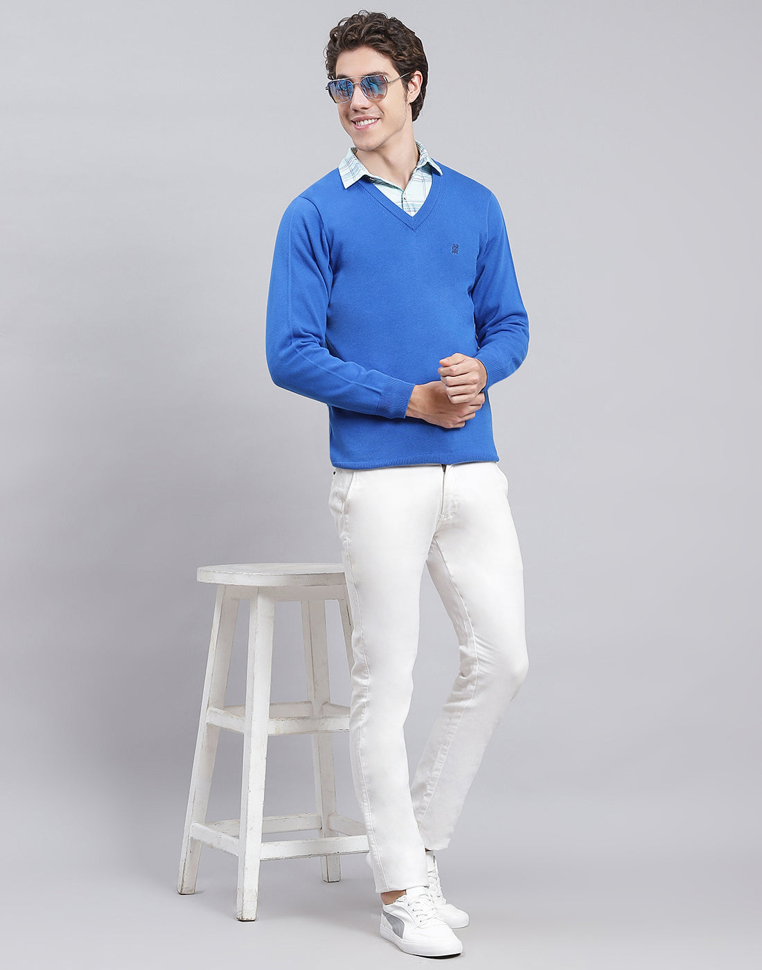 Men Blue Solid V Neck Full Sleeve Pullover