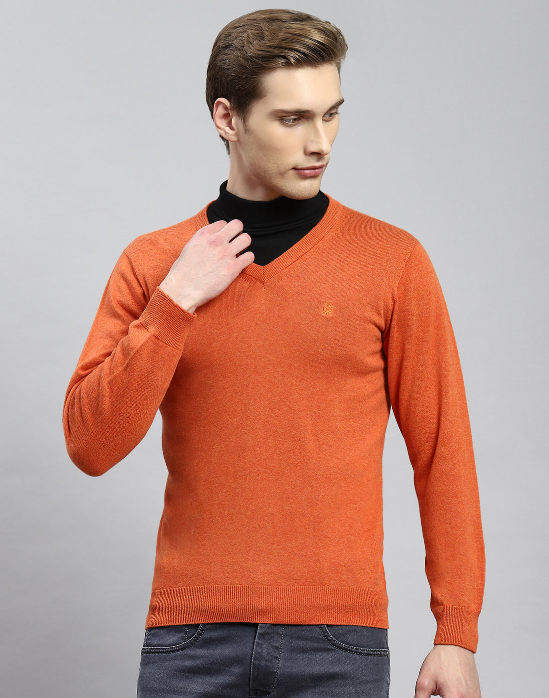 Men Rust Solid V Neck Full Sleeve Pullover