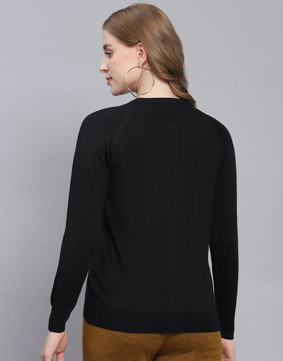 Women Black Solid Round Neck Full Sleeve Cardigan