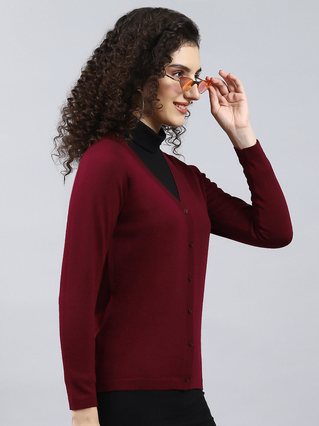 Women Maroon Solid V Neck Full Sleeve Cardigan