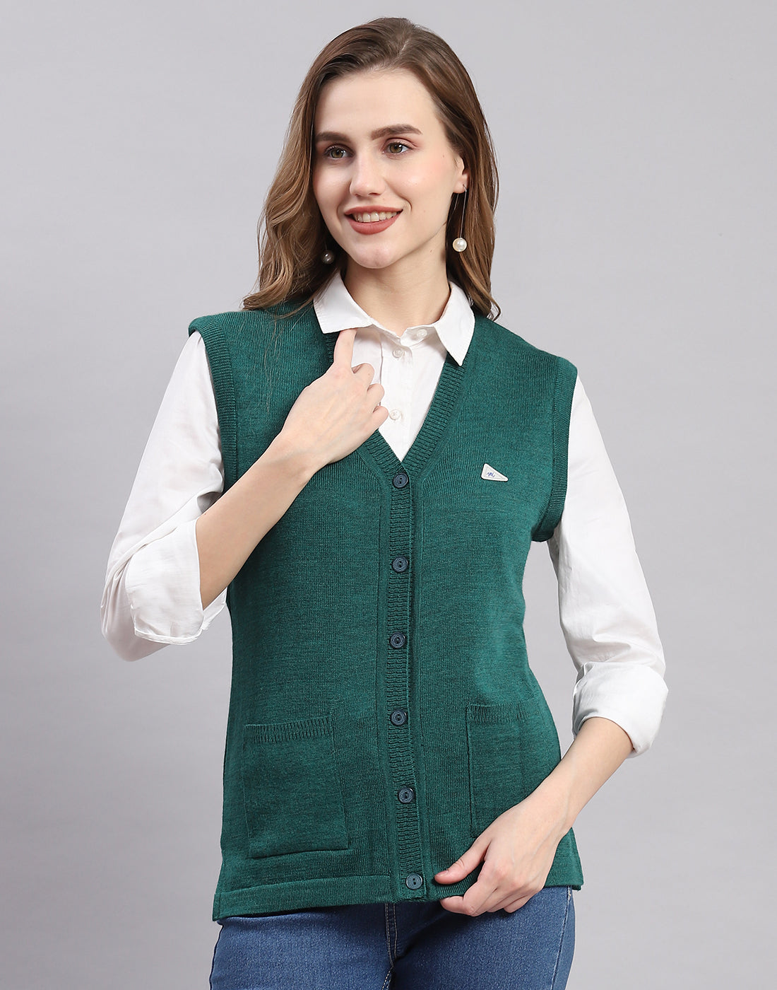 Women Green Solid V Neck Sleeveless Cardigan