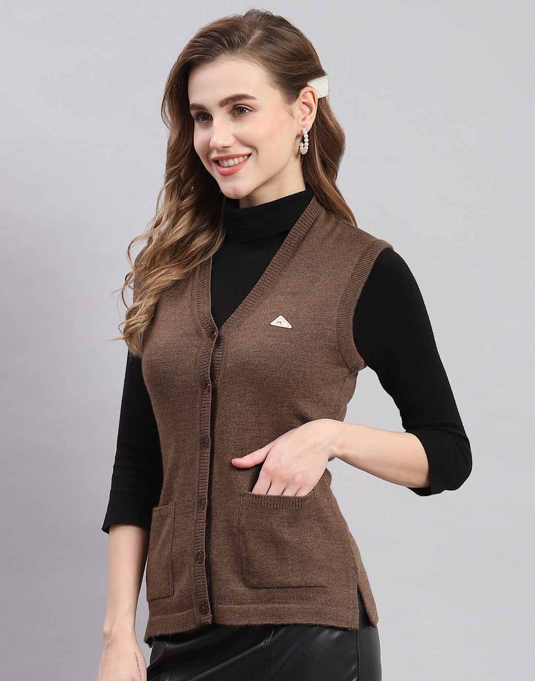 Women Brown Solid V Neck Sleeveless Cardigan