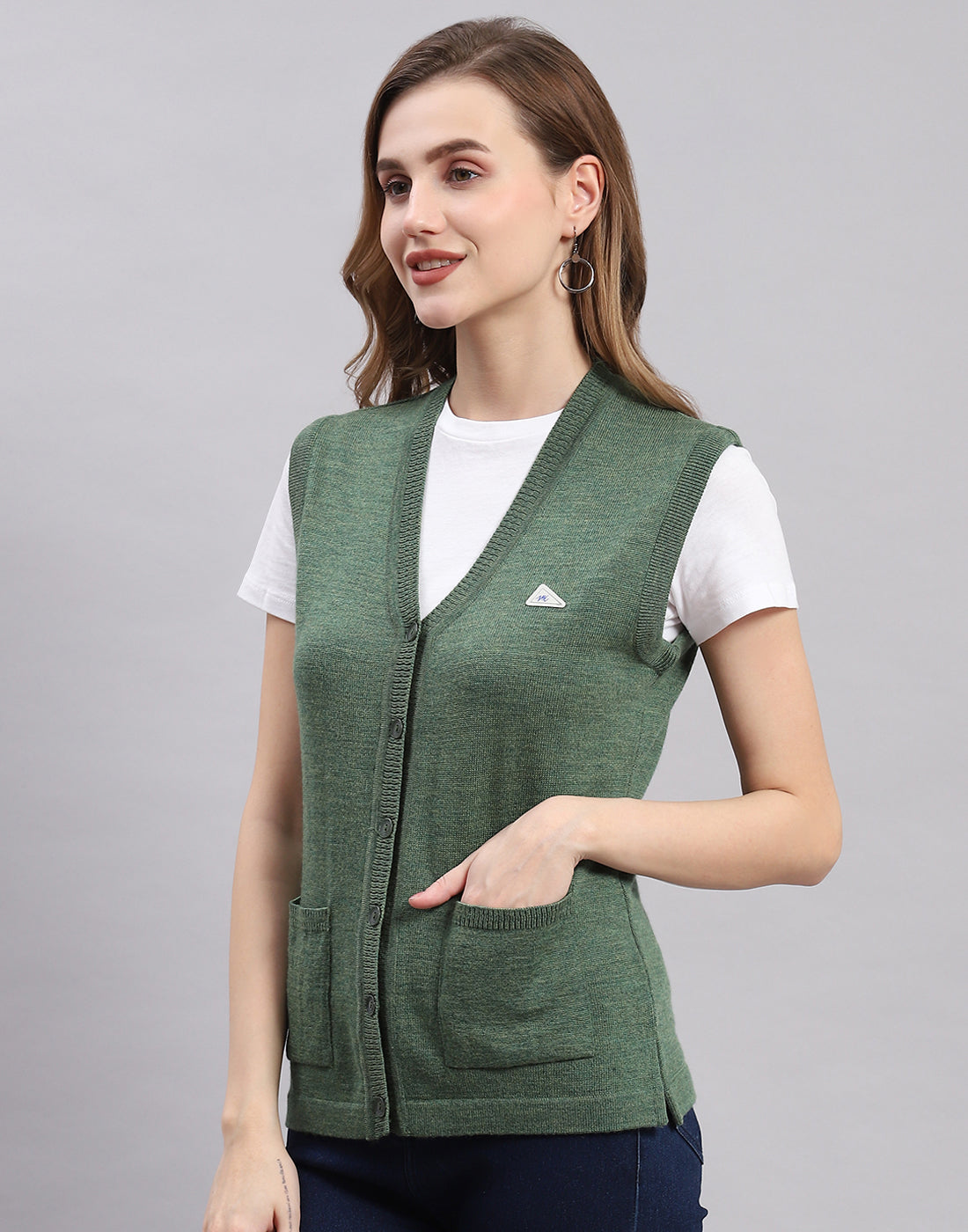 Women Green Solid V Neck Sleeveless Cardigan