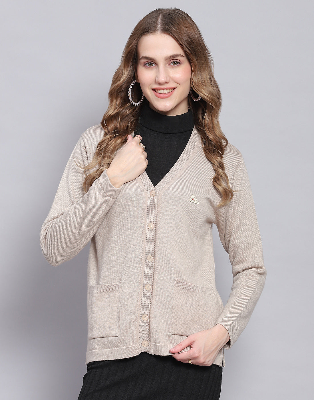 Women Beige Solid V Neck Full Sleeve Cardigan