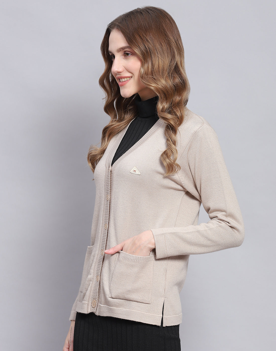 Women Beige Solid V Neck Full Sleeve Cardigan