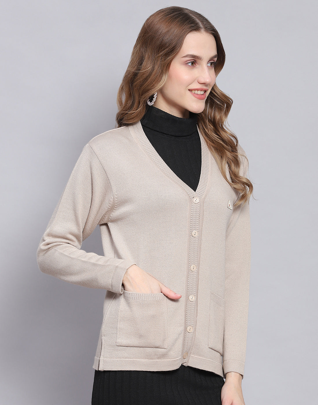 Women Beige Solid V Neck Full Sleeve Cardigan