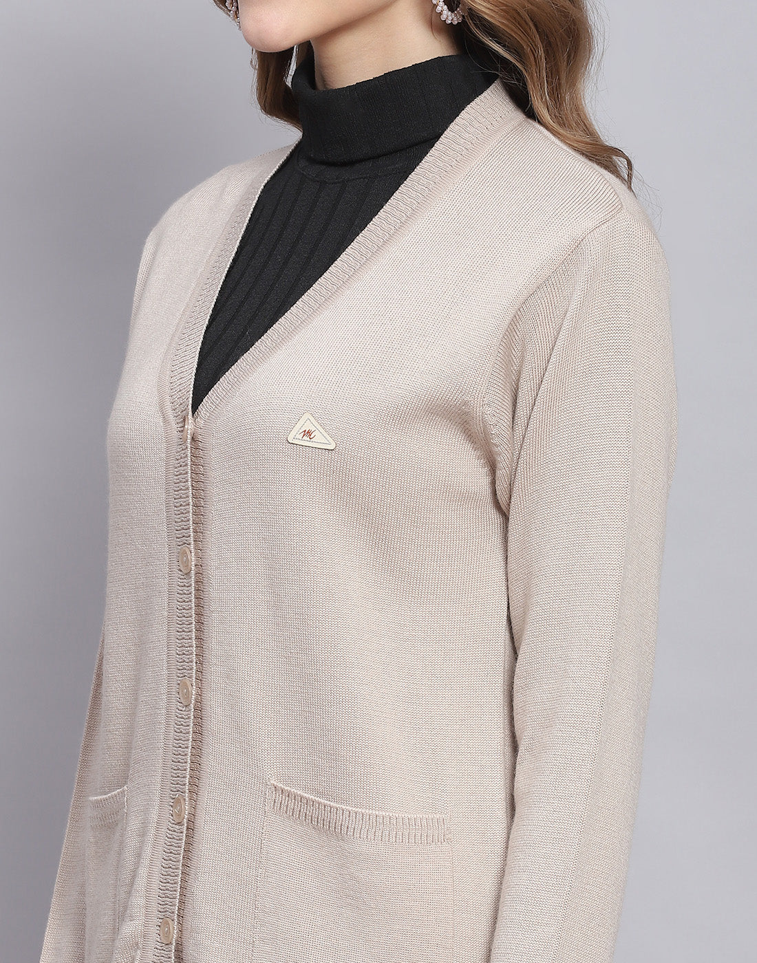 Women Beige Solid V Neck Full Sleeve Cardigan