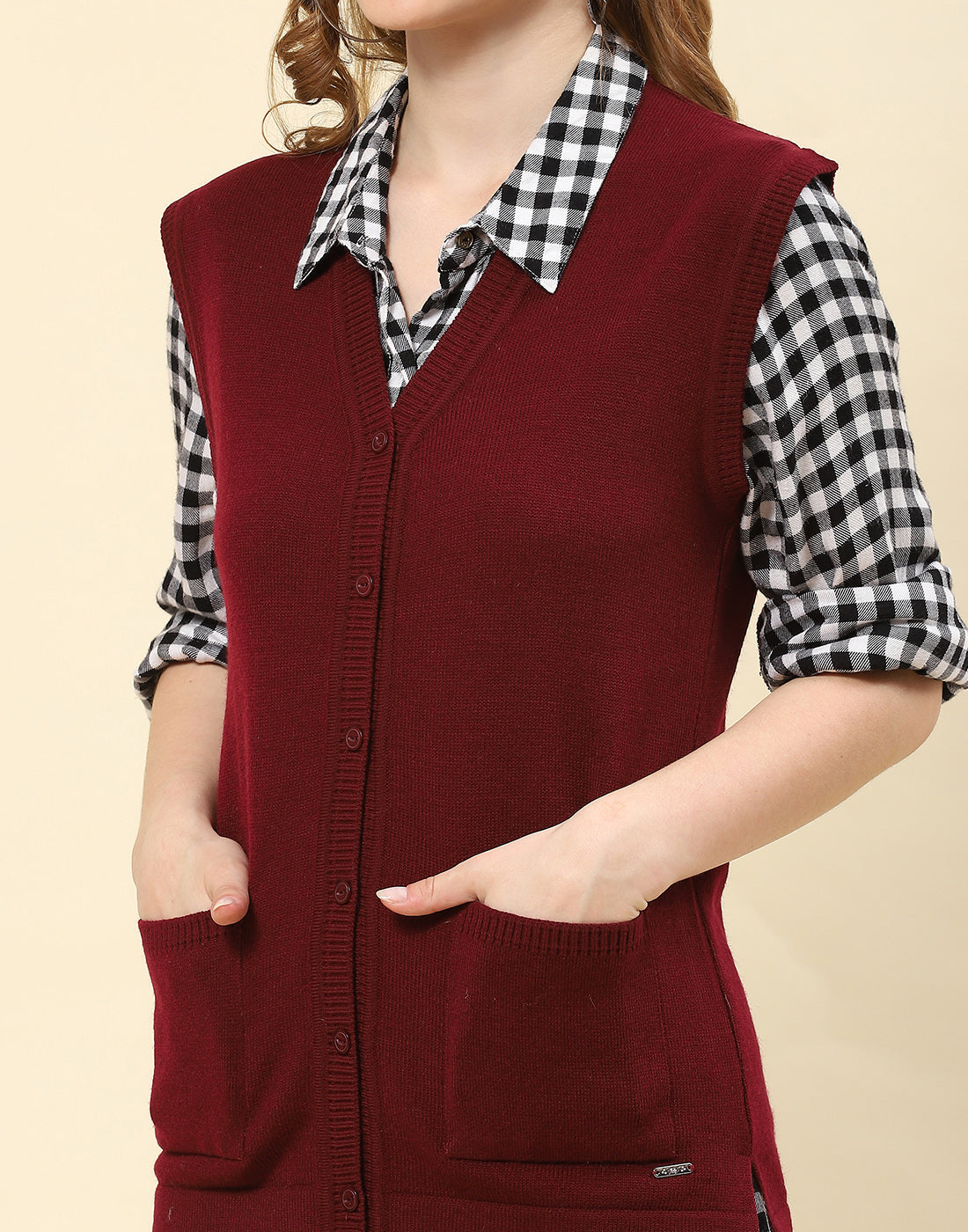 Women Maroon Solid V Neck Sleeveless Cardigan