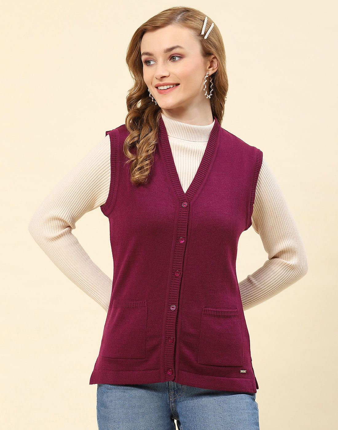 Women Maroon Solid V Neck Sleeveless Cardigan