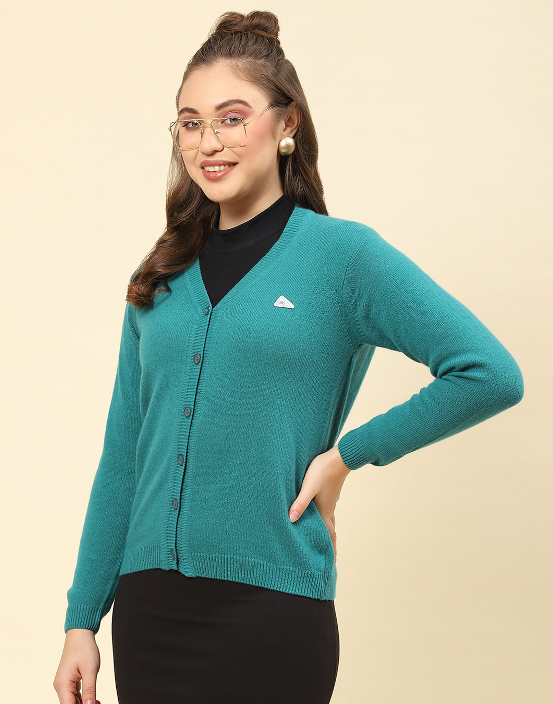 Women Green Solid V Neck Full Sleeve Cardigan