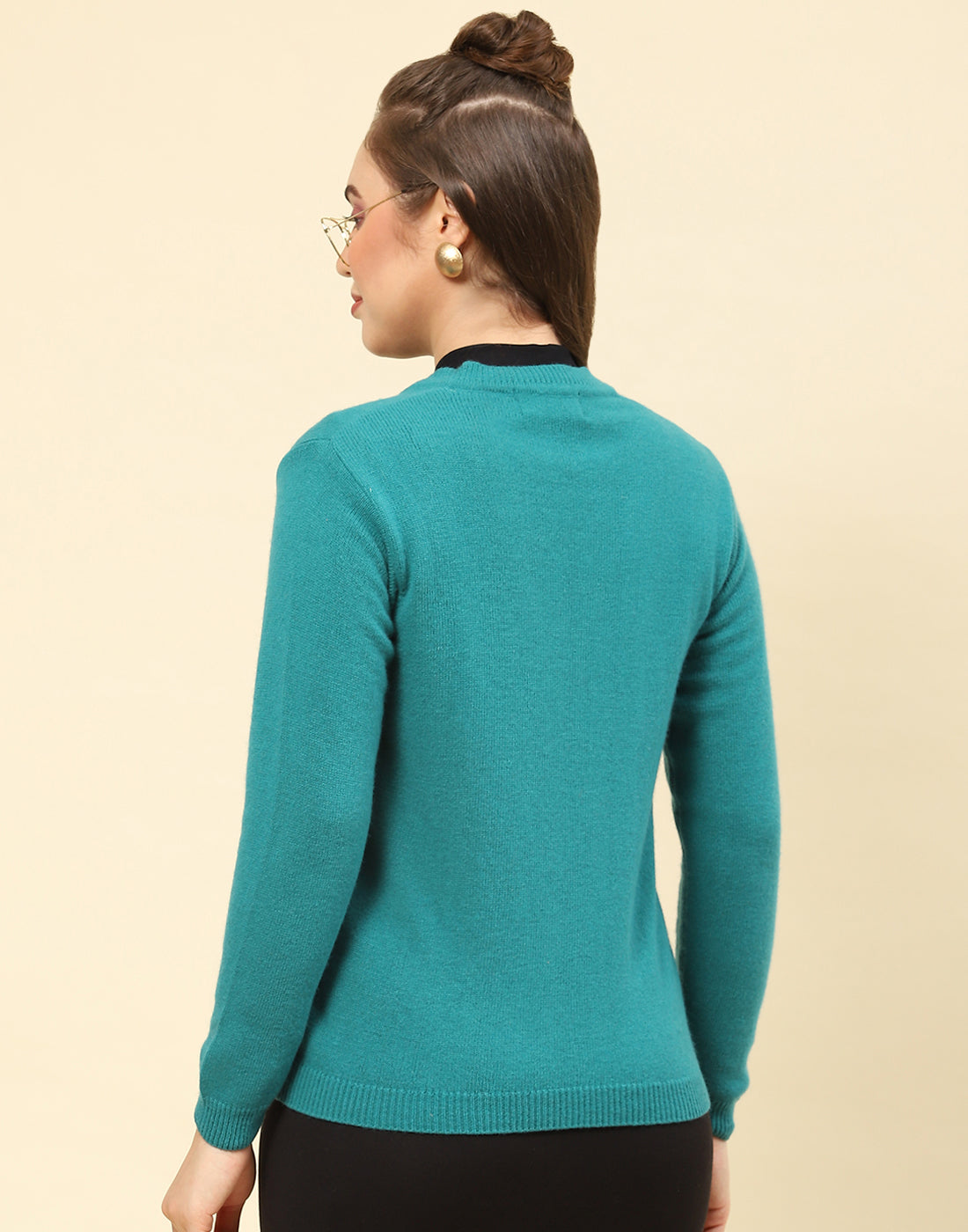 Women Green Solid V Neck Full Sleeve Cardigan