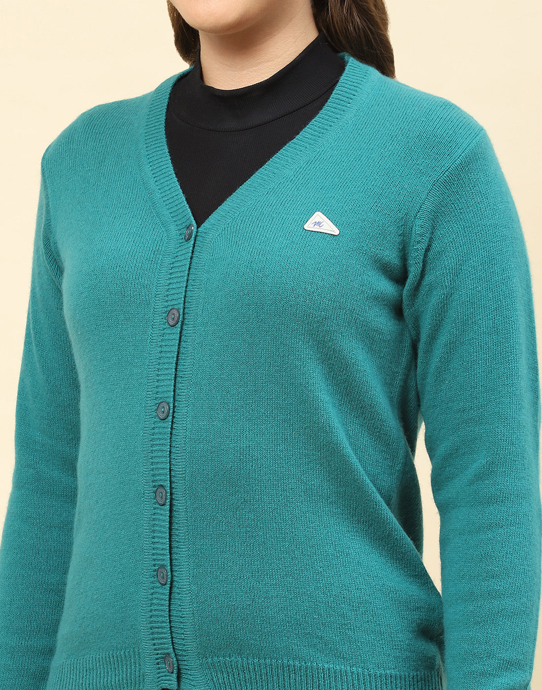 Women Green Solid V Neck Full Sleeve Cardigan