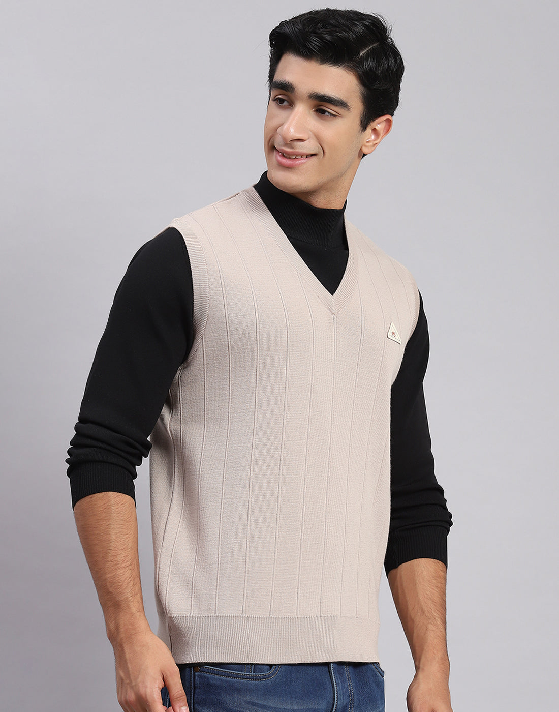 Men Beige Solid V Neck Sleeveless Sweater