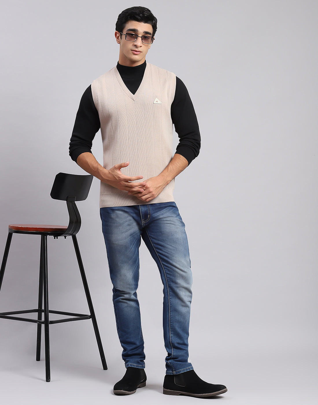 Men Beige Solid V Neck Sleeveless Sweater