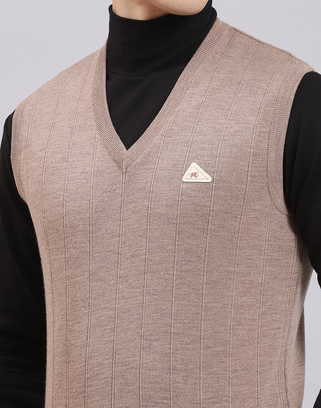 Men Brown Solid V Neck Sleeveless Sweater