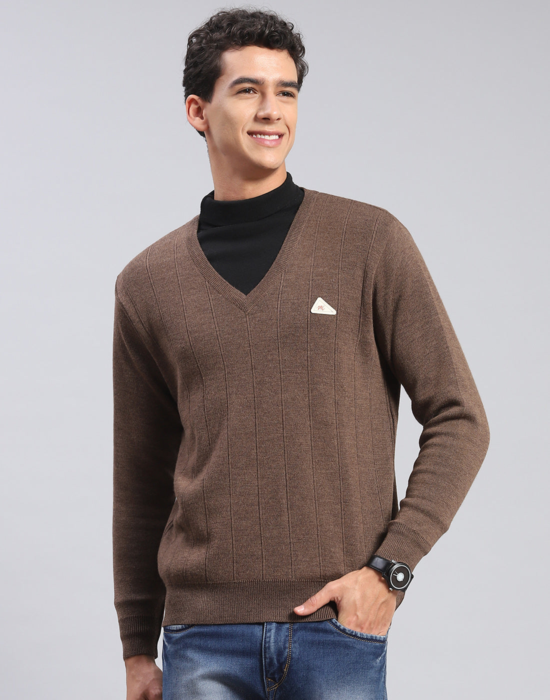 Men Brown Solid V Neck Full Sleeve Pullover