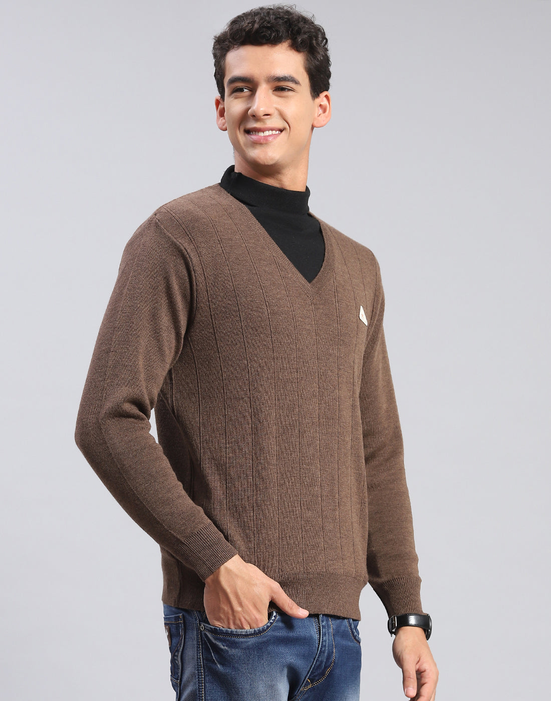 Men Brown Solid V Neck Full Sleeve Pullover