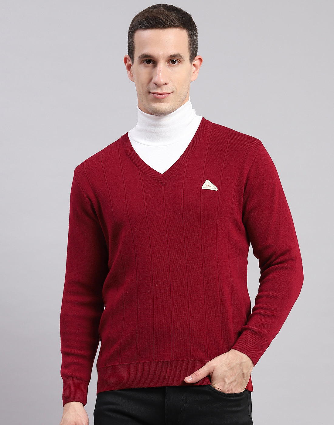 Men Maroon Solid V Neck Full Sleeve Pullover