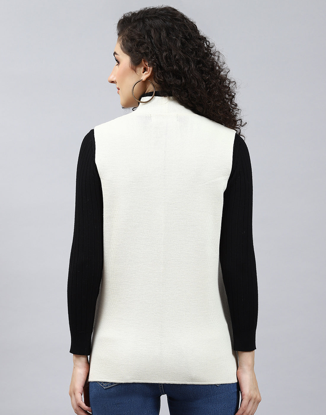 Women Off White Solid V Neck Sleeveless Cardigan