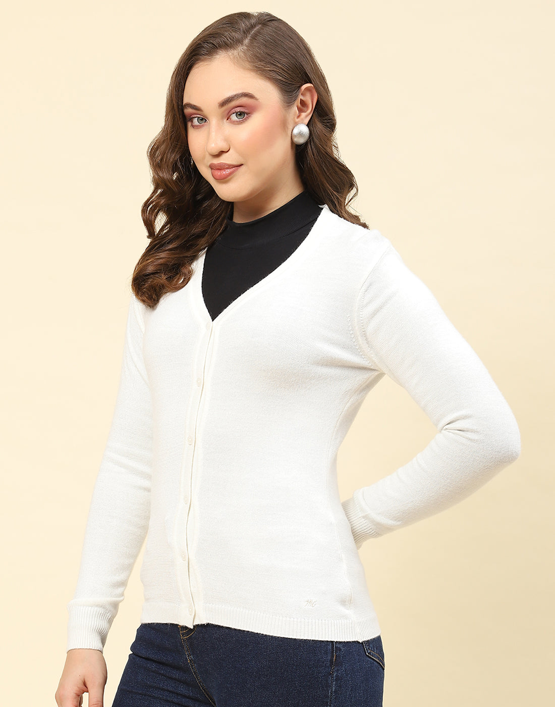 Women Off White Solid V Neck Full Sleeve Cardigan