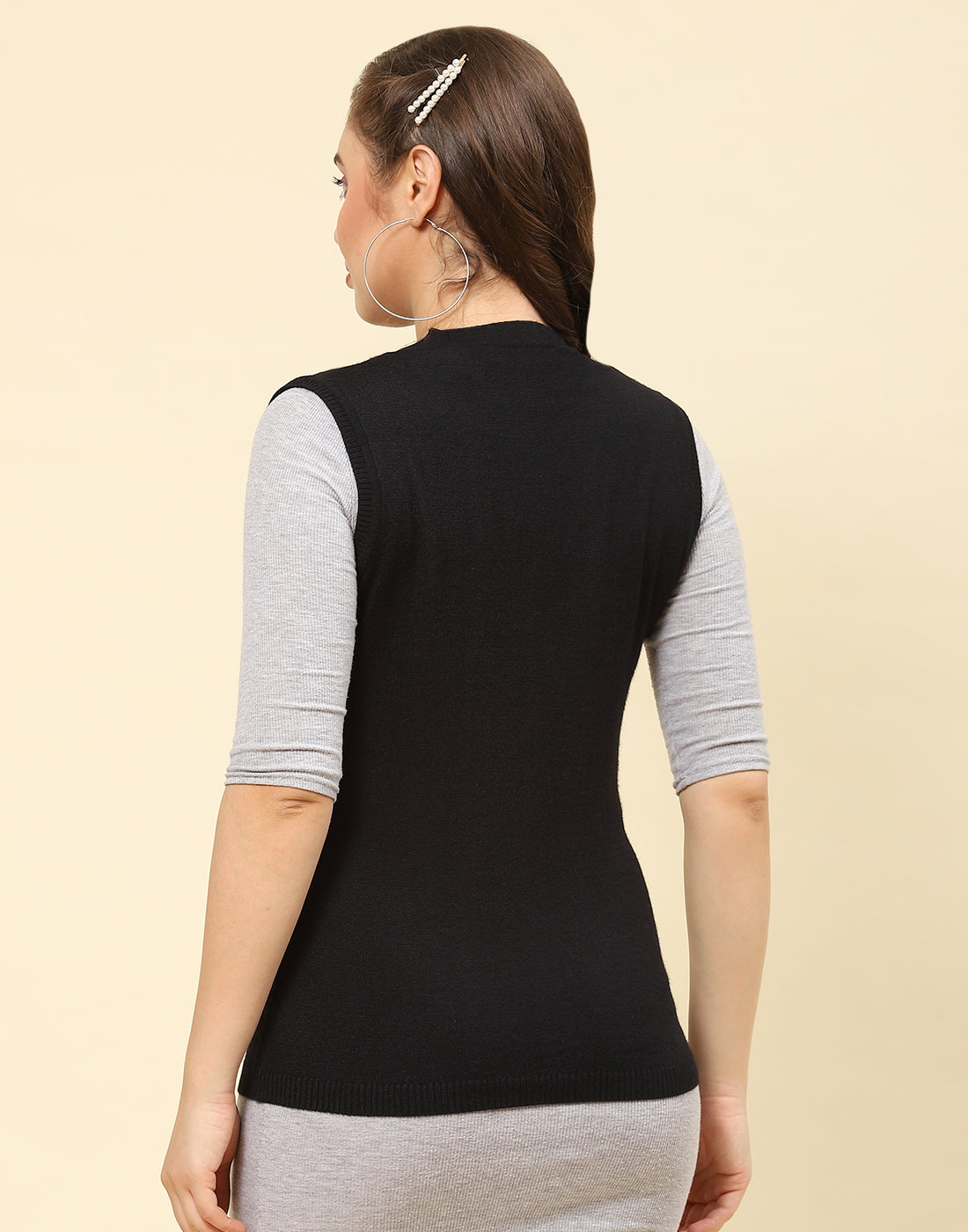 Women Black Solid V Neck Sleeveless Cardigan