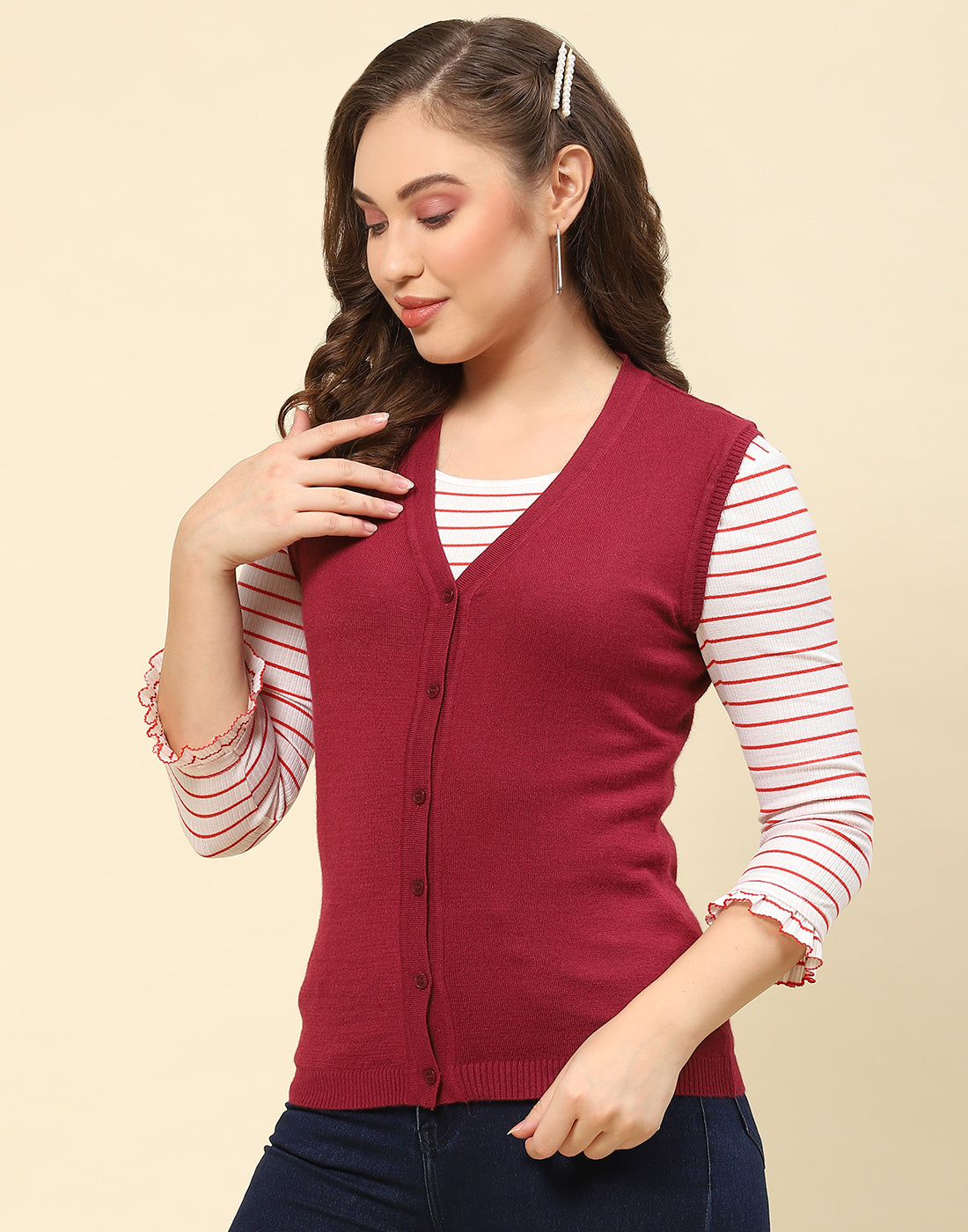 Women Maroon Solid V Neck Sleeveless Cardigan