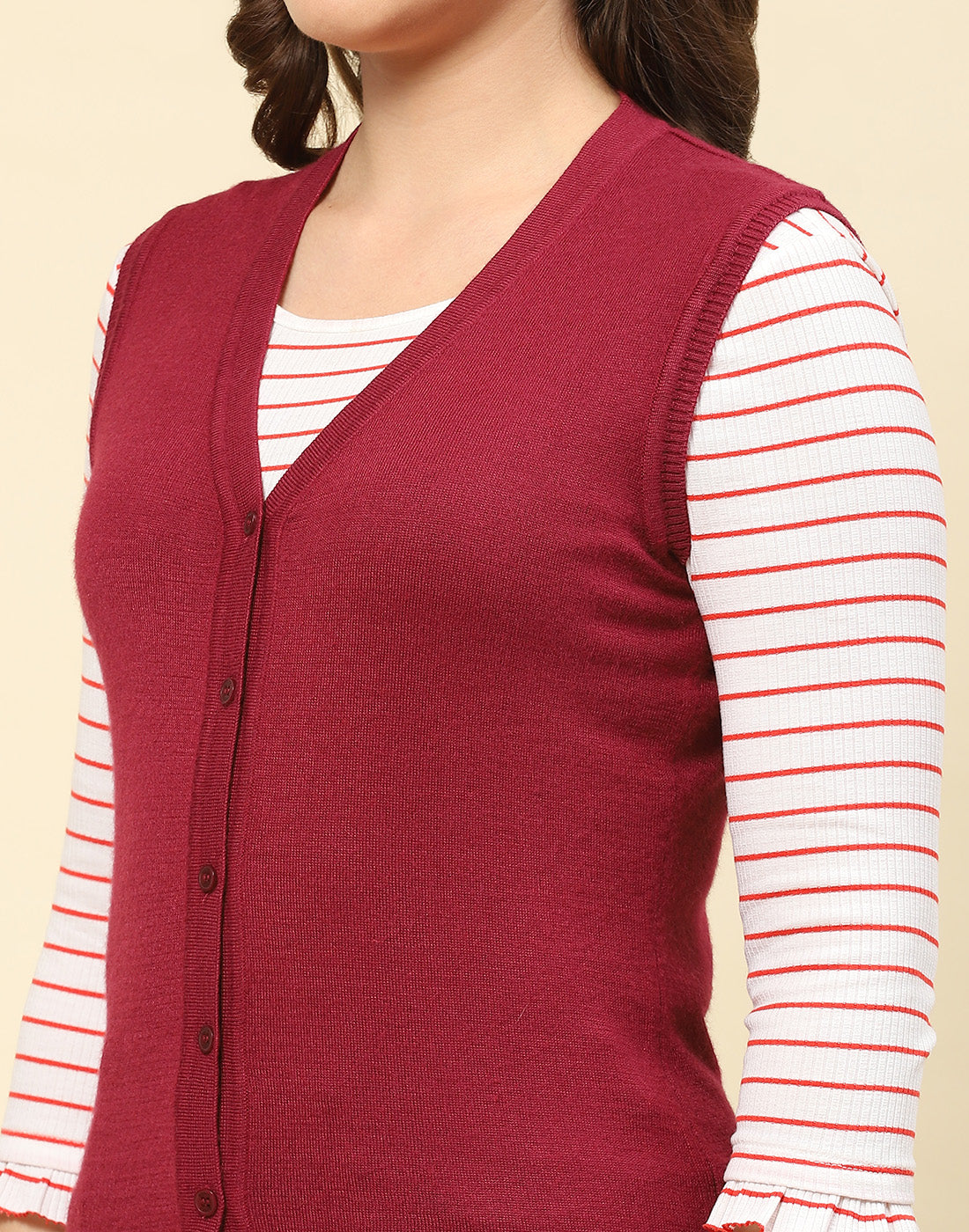 Women Maroon Solid V Neck Sleeveless Cardigan