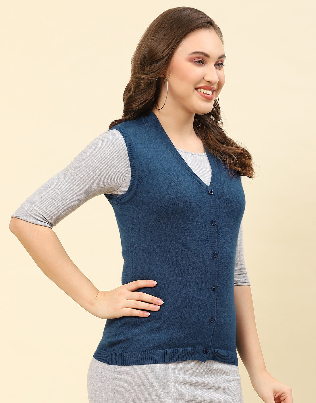 Women Teal Blue Solid V Neck Sleeveless Cardigan