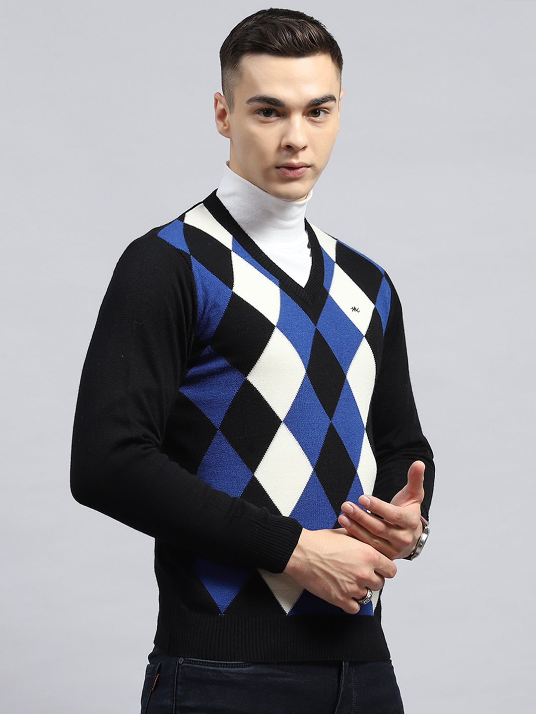 Men Black Geometric V Neck Full Sleeve Pullover