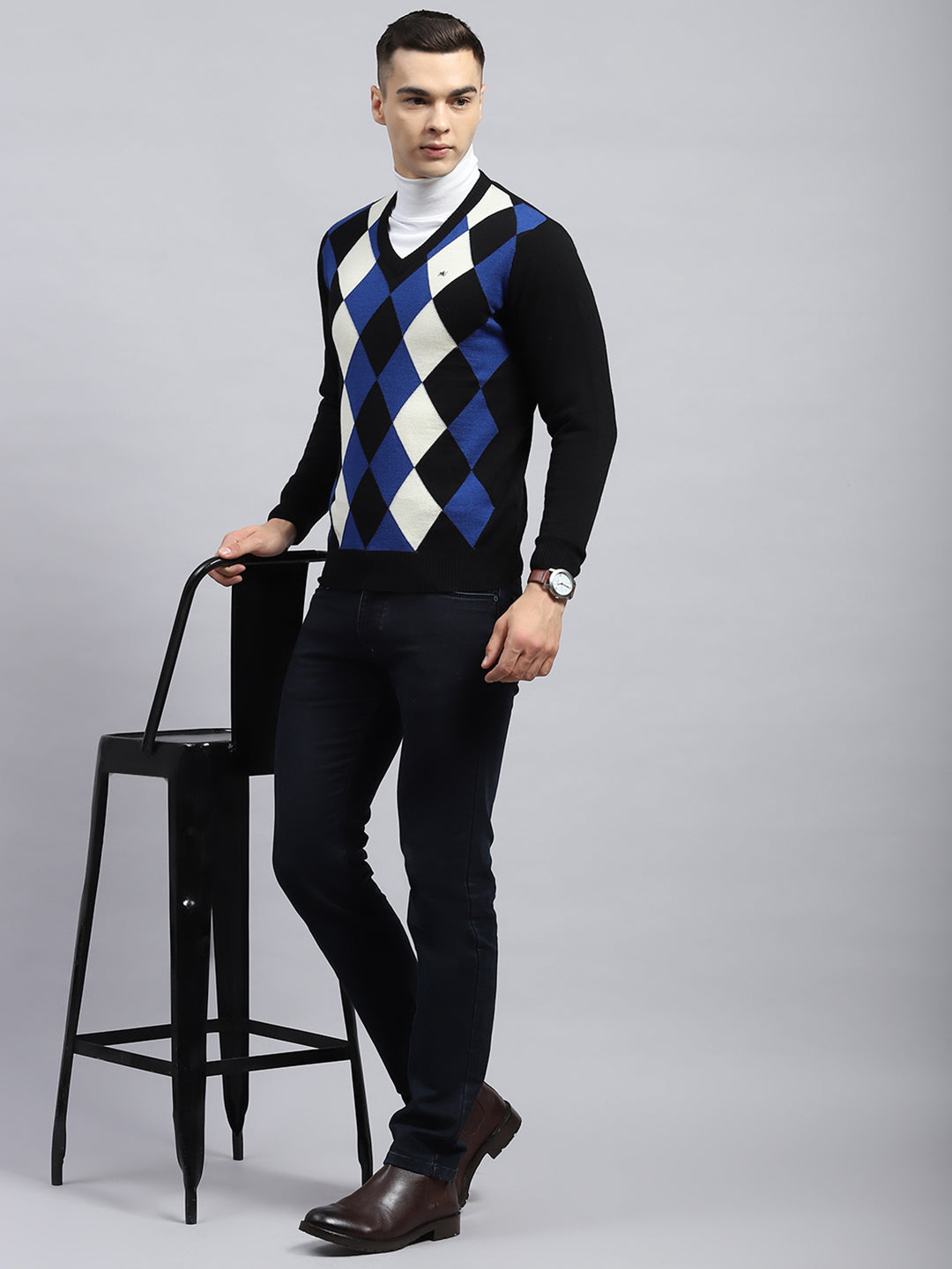 Men Black Geometric V Neck Full Sleeve Pullover