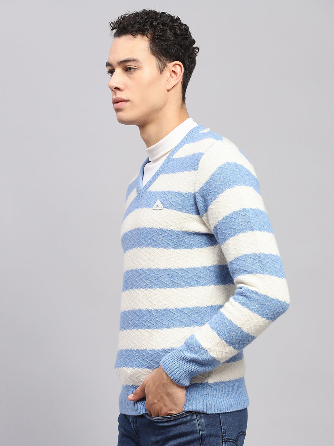 Men Blue Stripe V Neck Full Sleeve Pullover