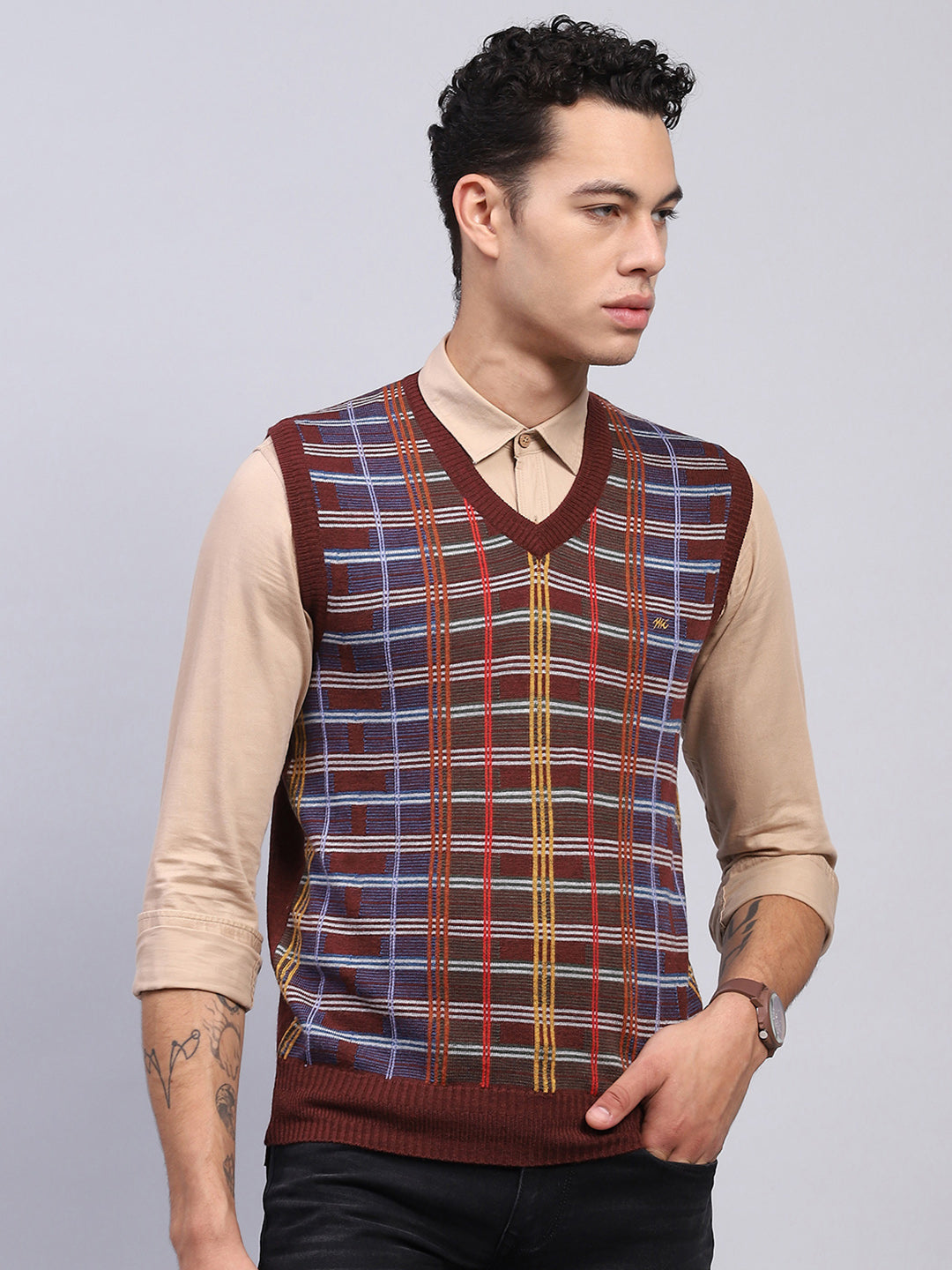 Men Rust Self Design V Neck Sleeveless Sweater