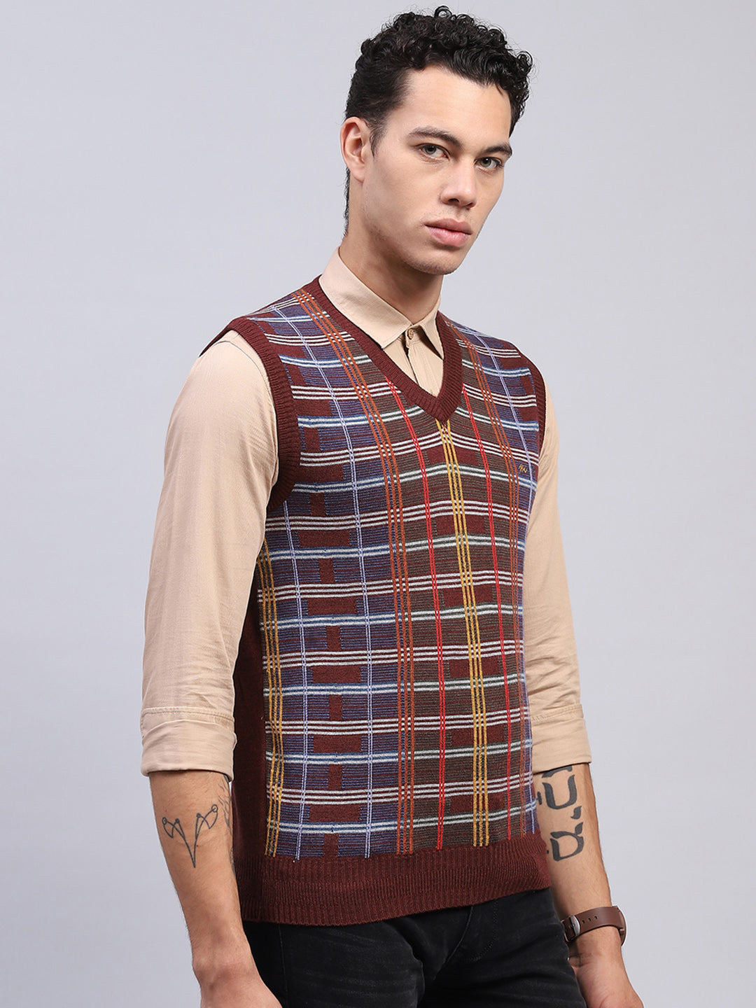 Men Rust Self Design V Neck Sleeveless Sweater