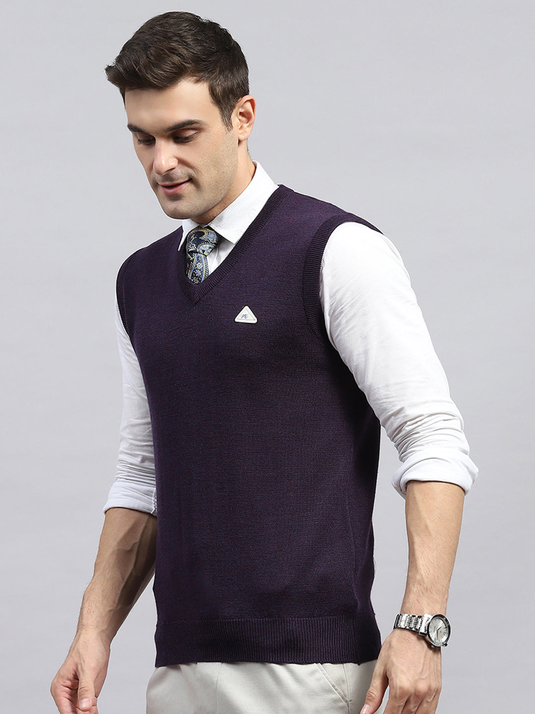 Men Purple Solid V Neck Sleeveless Sweater