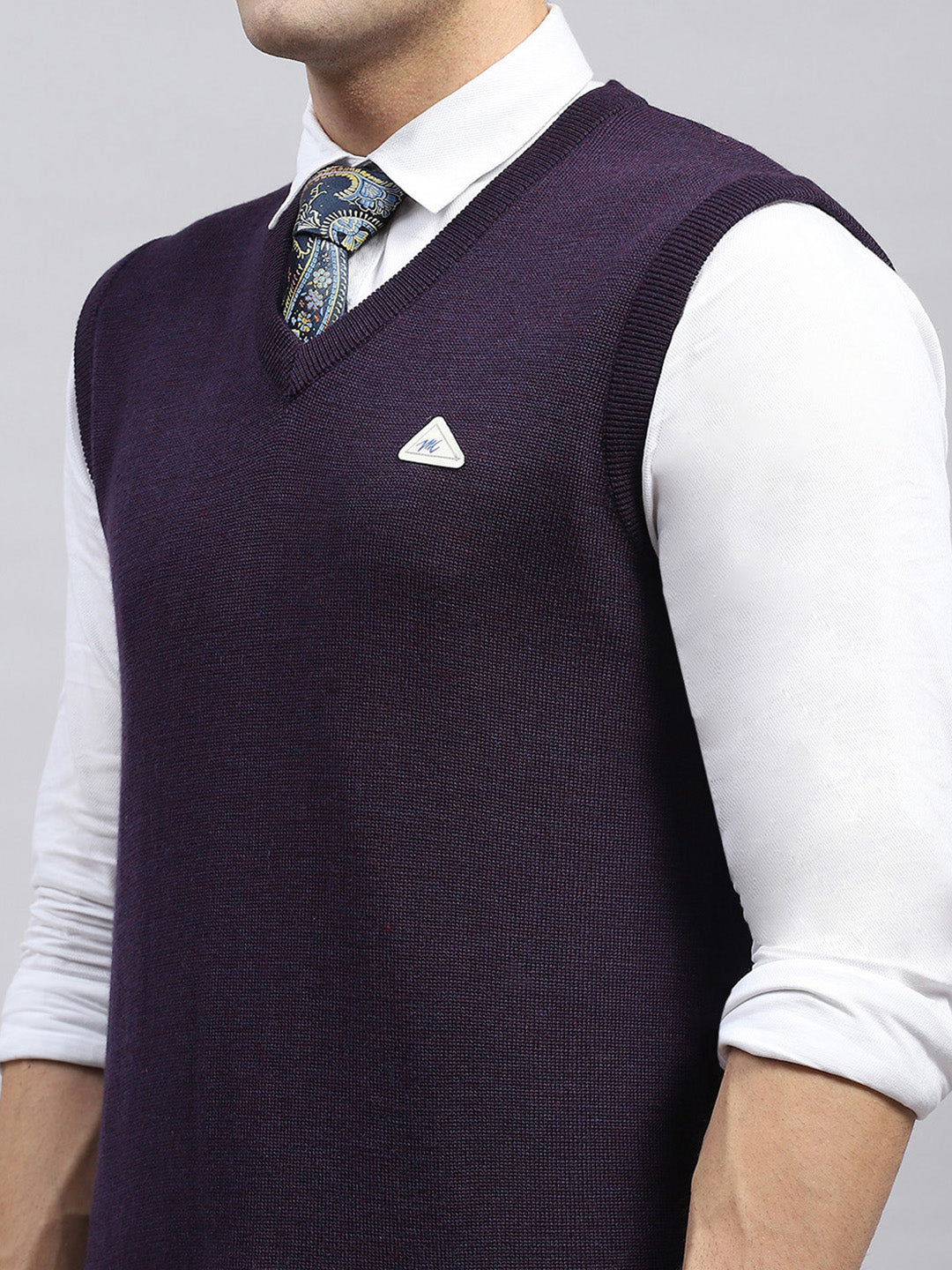 Men Purple Solid V Neck Sleeveless Sweater