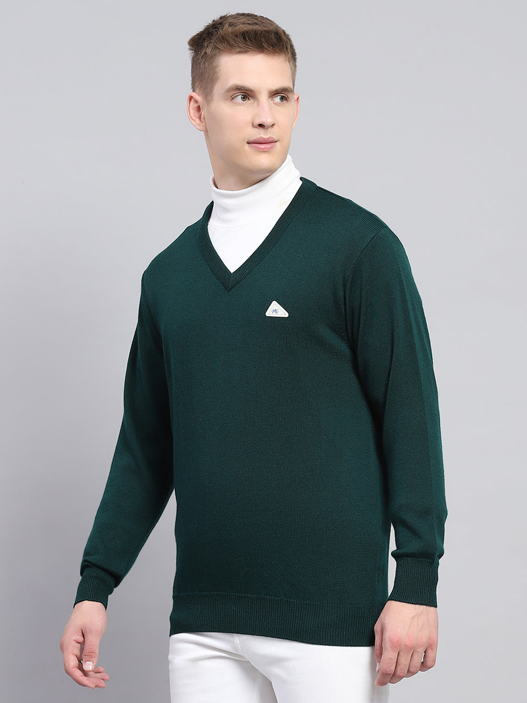 Men Green Solid V Neck Full Sleeve Pullover