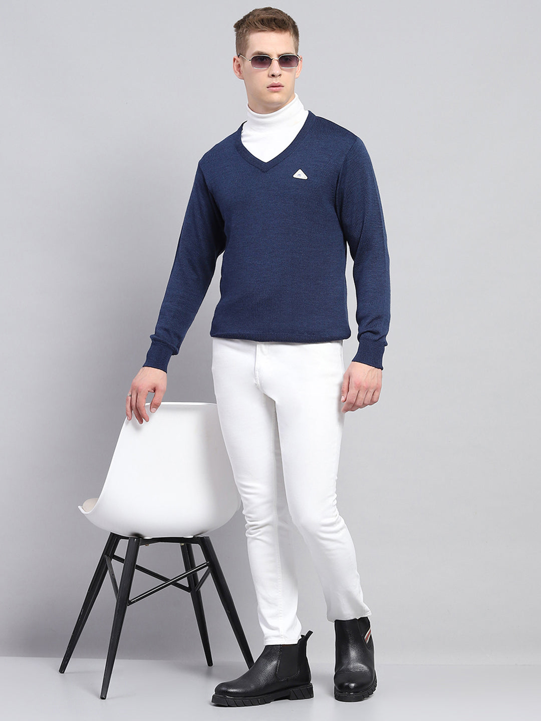 Men Navy Blue Solid V Neck Full Sleeve Pullover