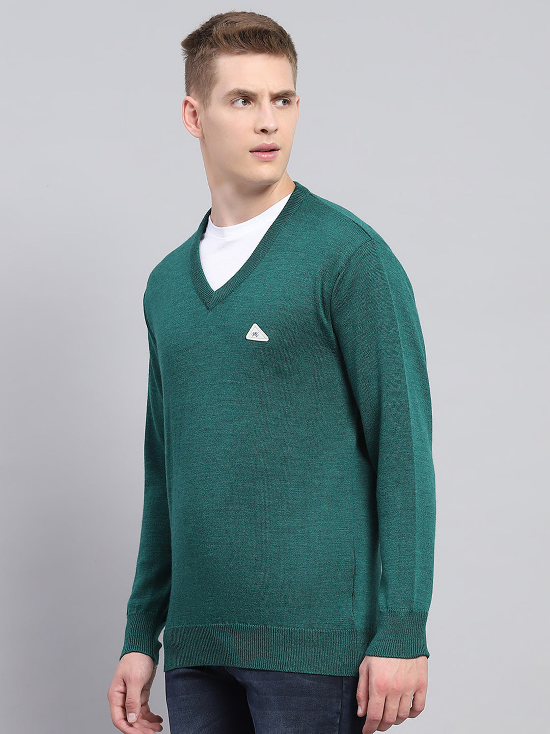 Men Green Solid V Neck Full Sleeve Pullover