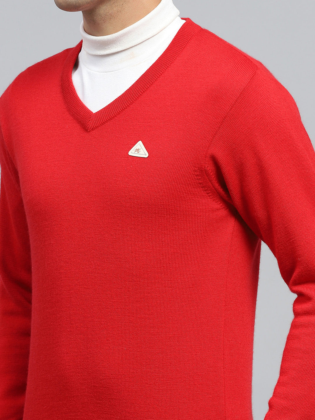 Men Red Solid V Neck Full Sleeve Pullover