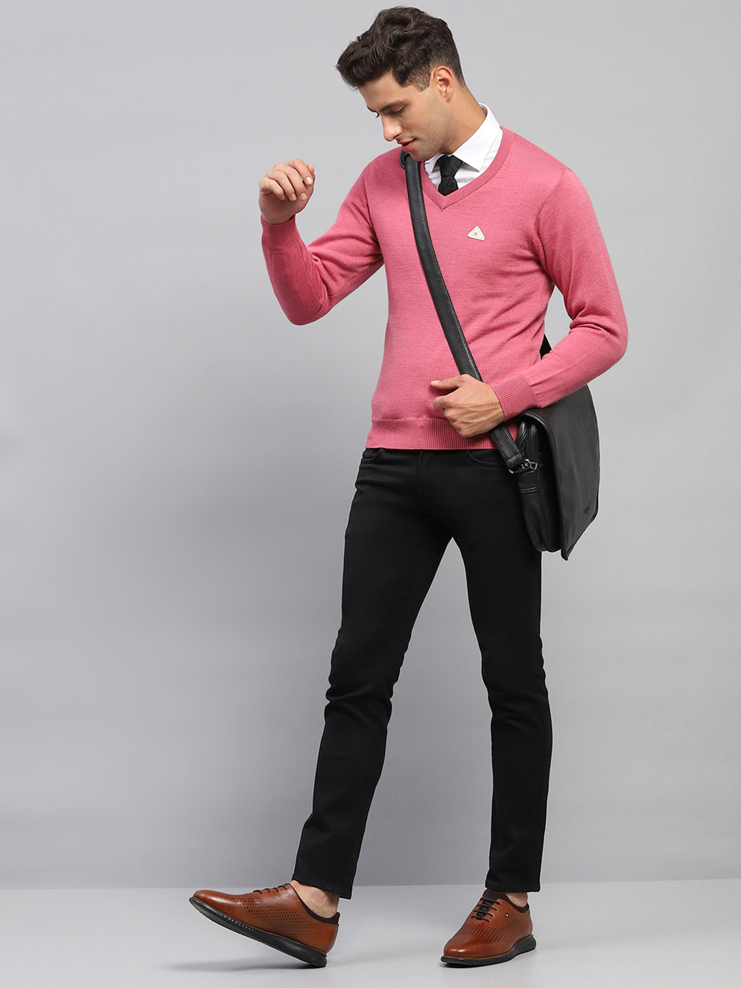 Men Pink Solid V Neck Full Sleeve Pullover