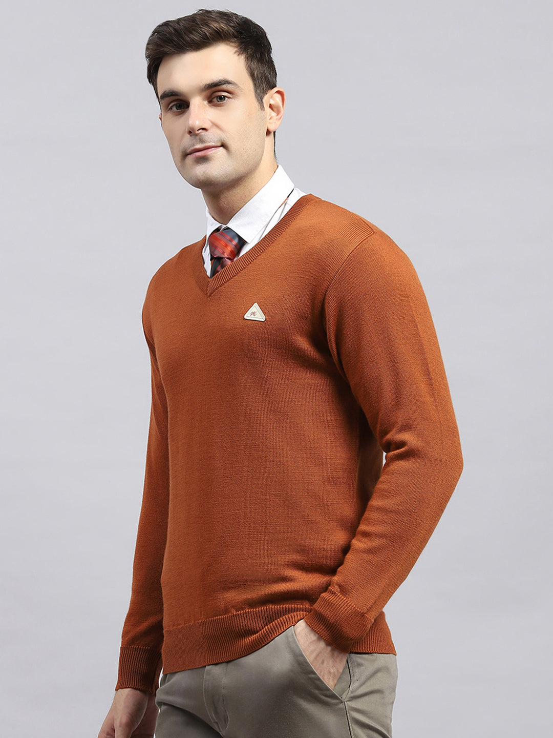 Men Rust Solid V Neck Full Sleeve Pullover