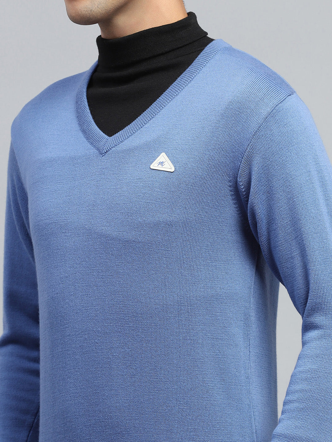 Men Blue Solid V Neck Full Sleeve Pullover