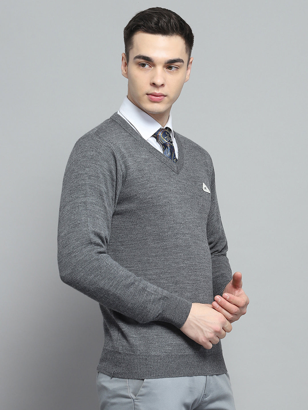 Men Grey Solid V Neck Full Sleeve Pullover