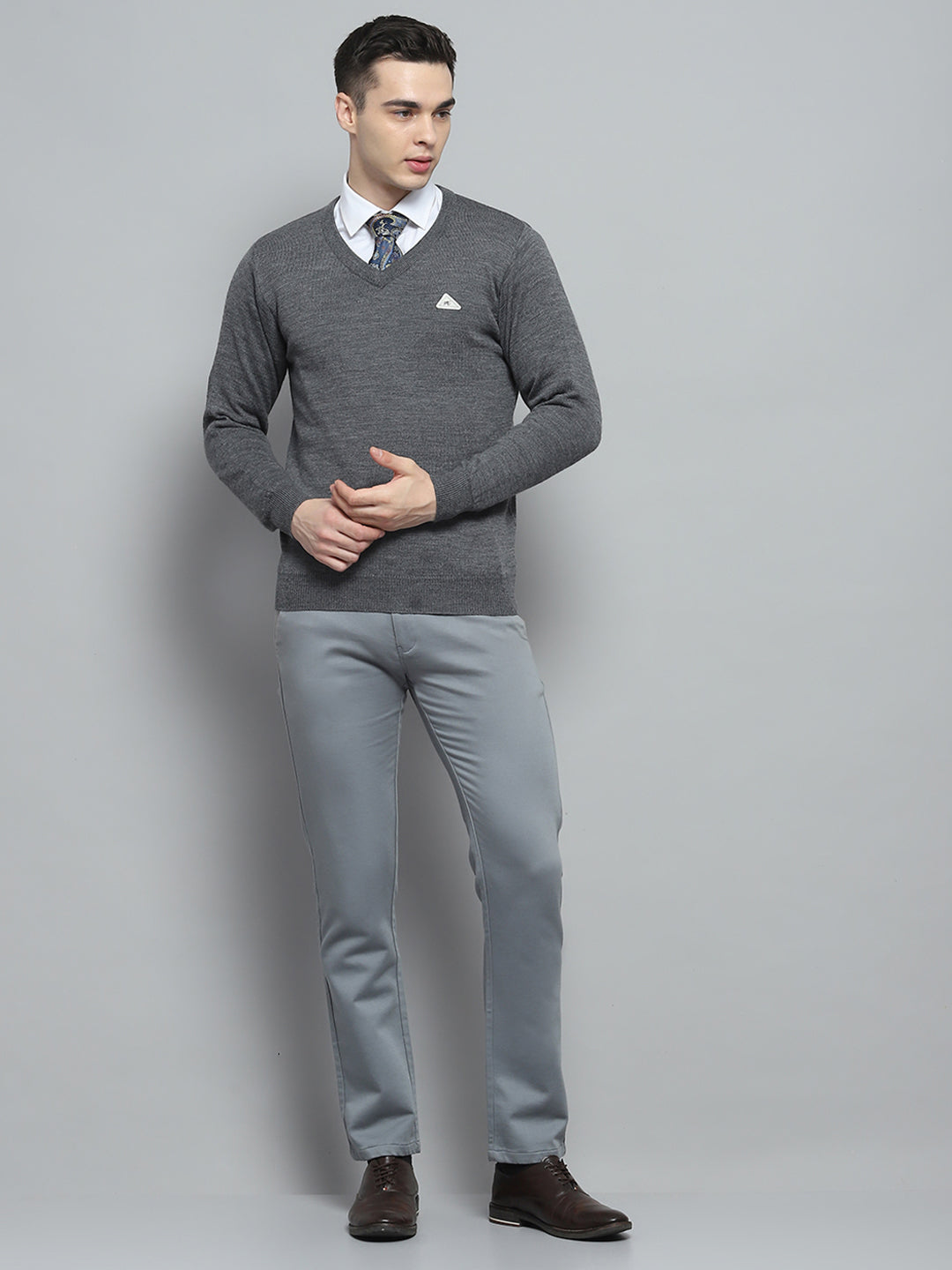 Men Grey Solid V Neck Full Sleeve Pullover