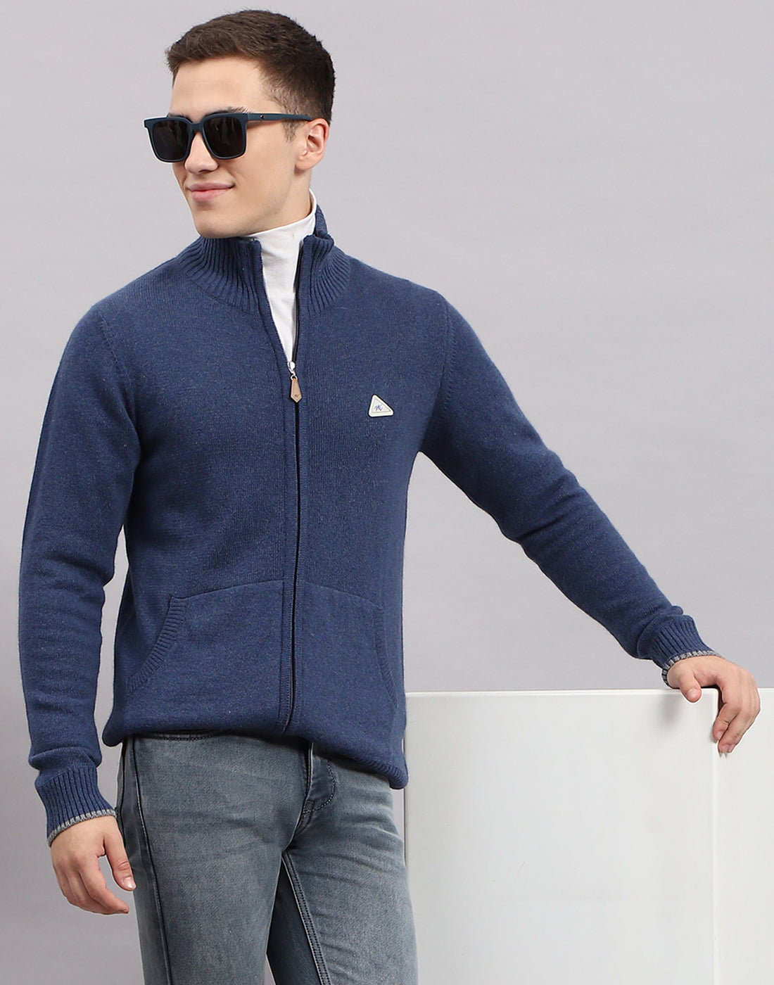 Men Navy Blue Solid Mock Neck Full Sleeve Pullover