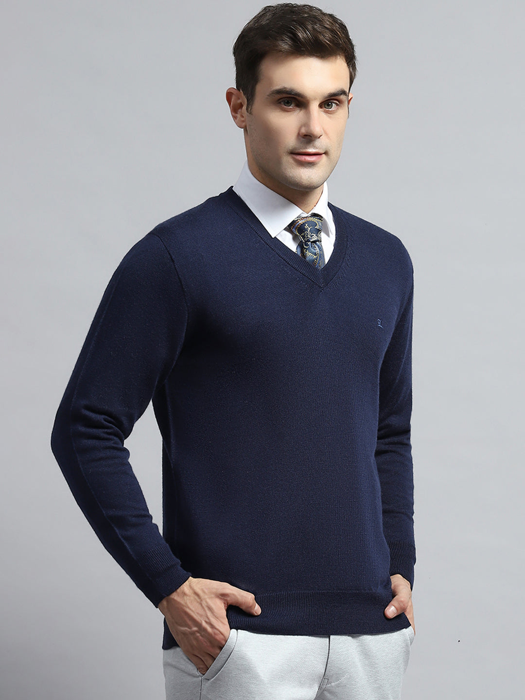 Men Navy Blue Solid V Neck Full Sleeve Pullover