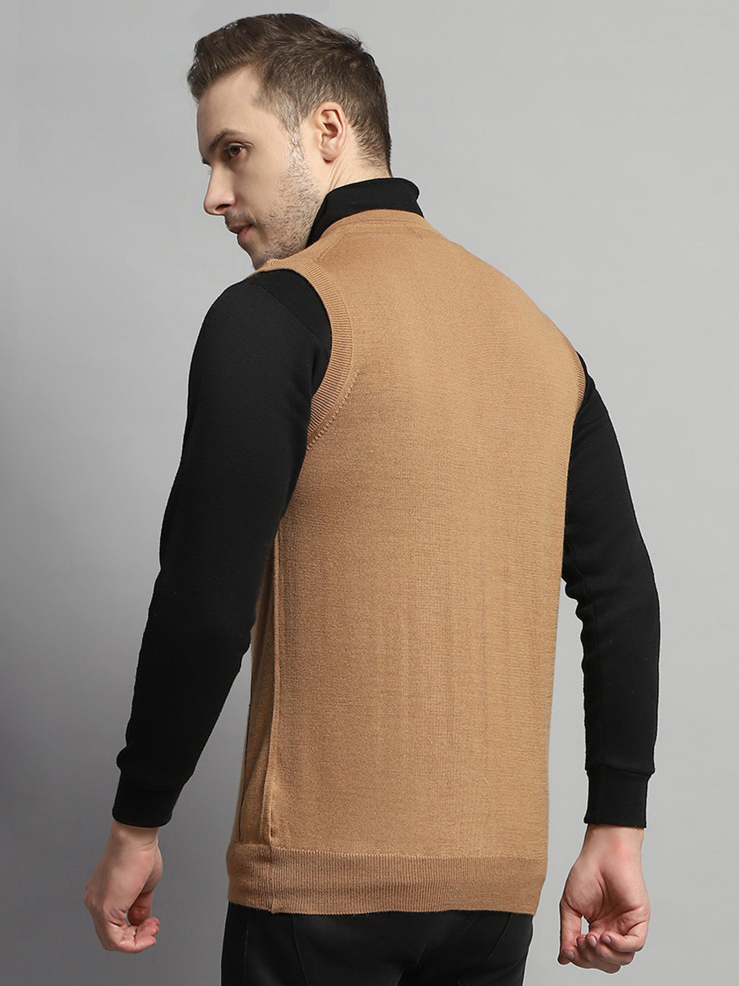 Men Beige Solid V Neck Sleeveless Cardigan