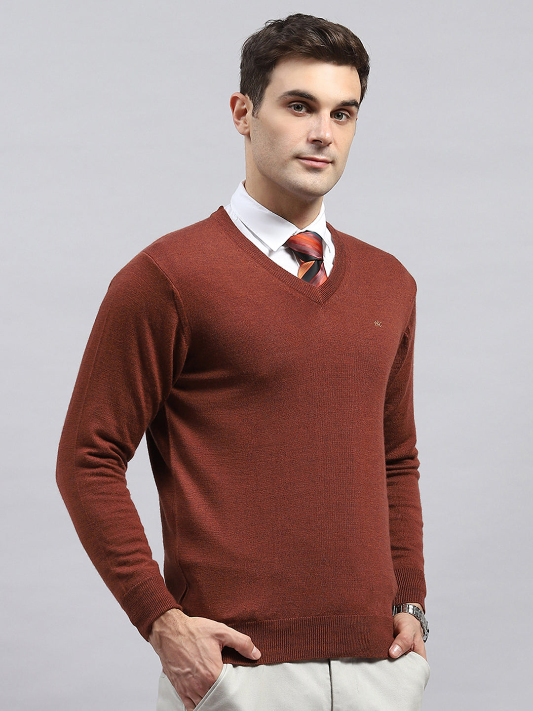 Men Rust Solid V Neck Full Sleeve Pullover