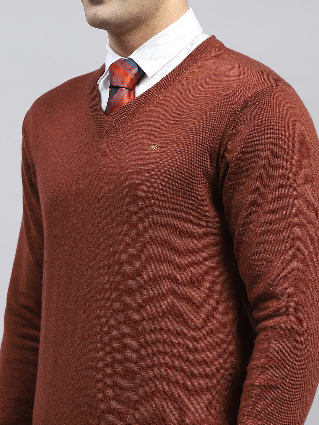 Men Rust Solid V Neck Full Sleeve Pullover